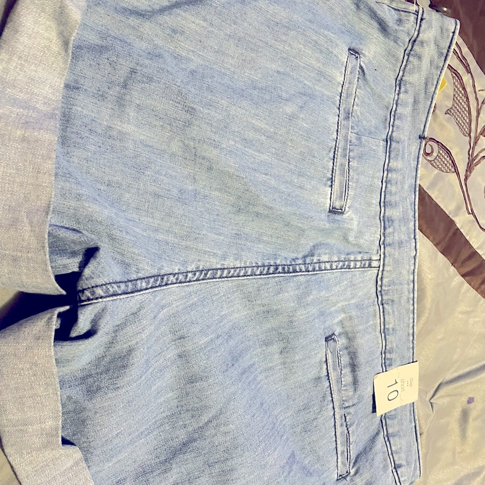 Gap soft Jean shorts.